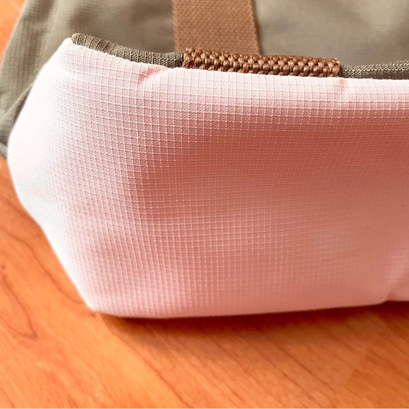 lll Parcel Urban Tarp Tote - Picture 9 of 10